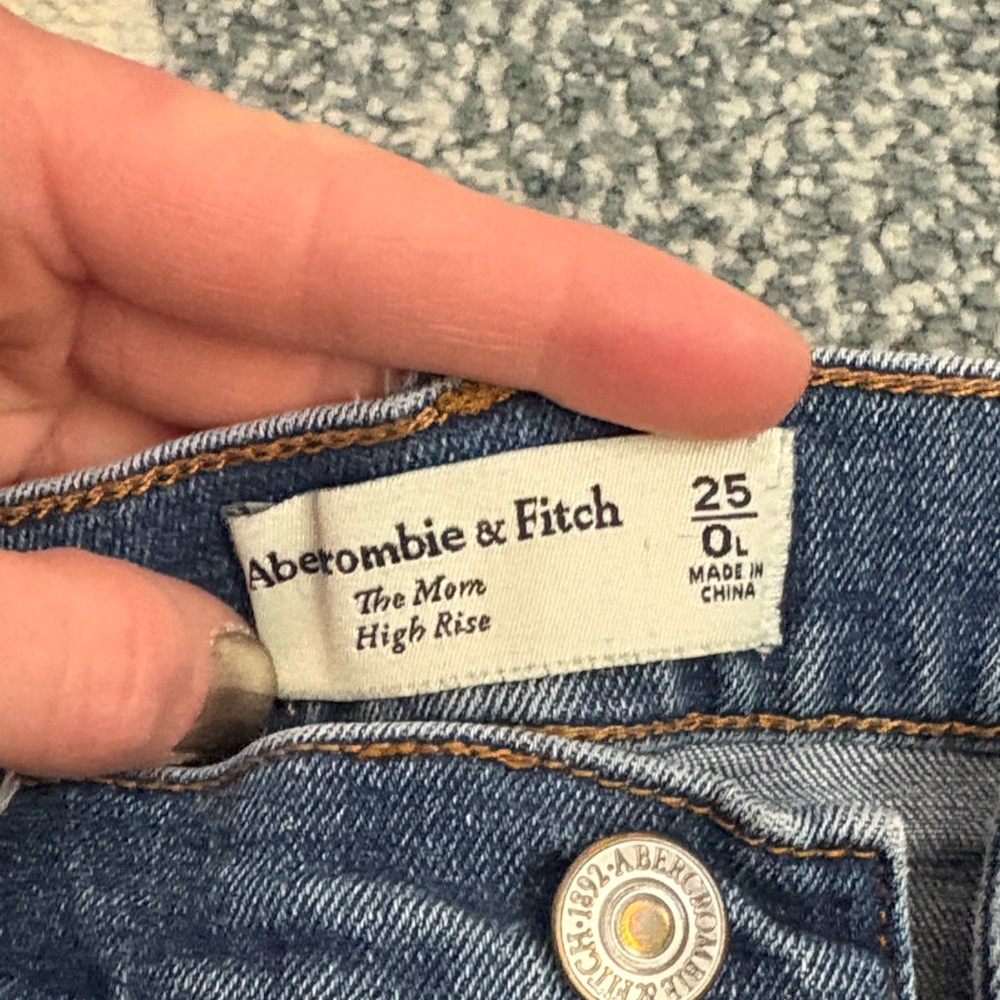 Abercrombie High Rise Mom Jeans 25T - Picture 4 of 5